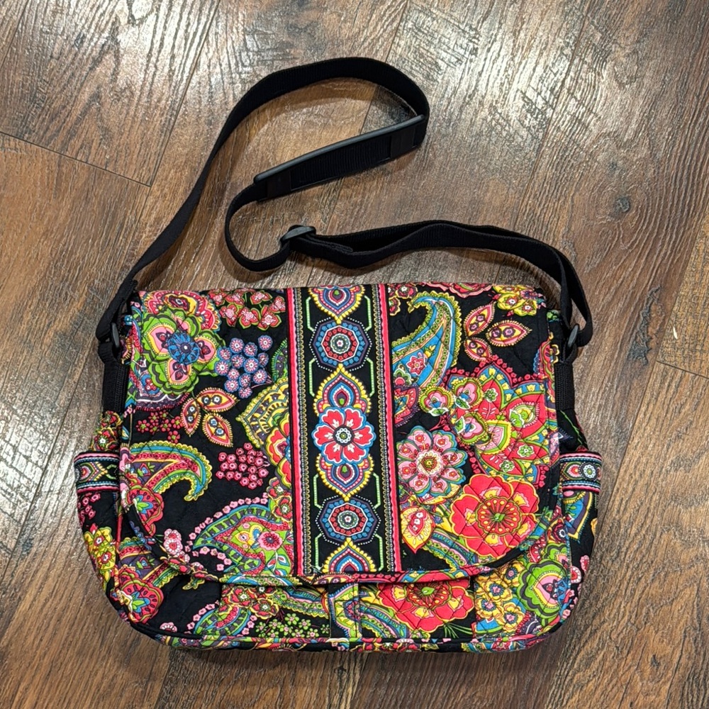 Vera Bradley messenger bag